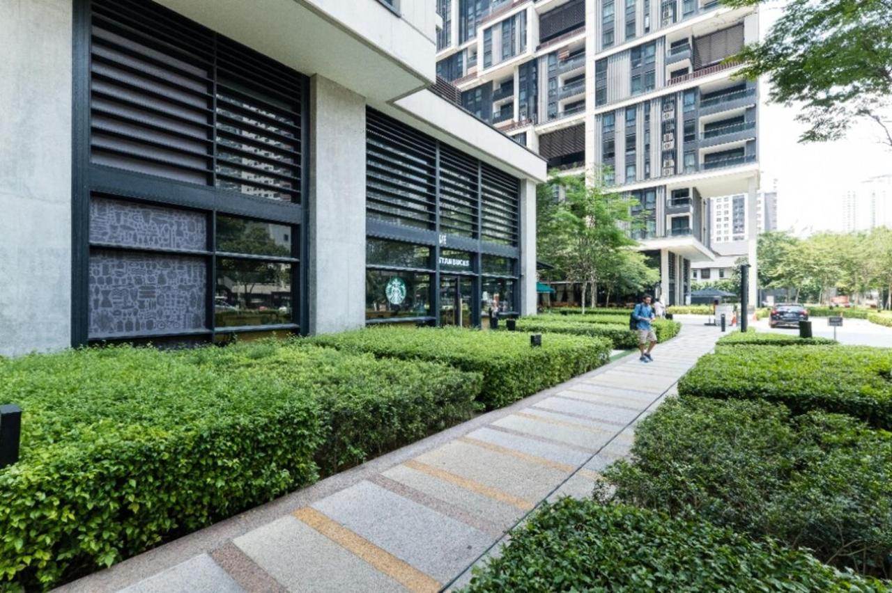Apartment Arcoris Mont Kiara