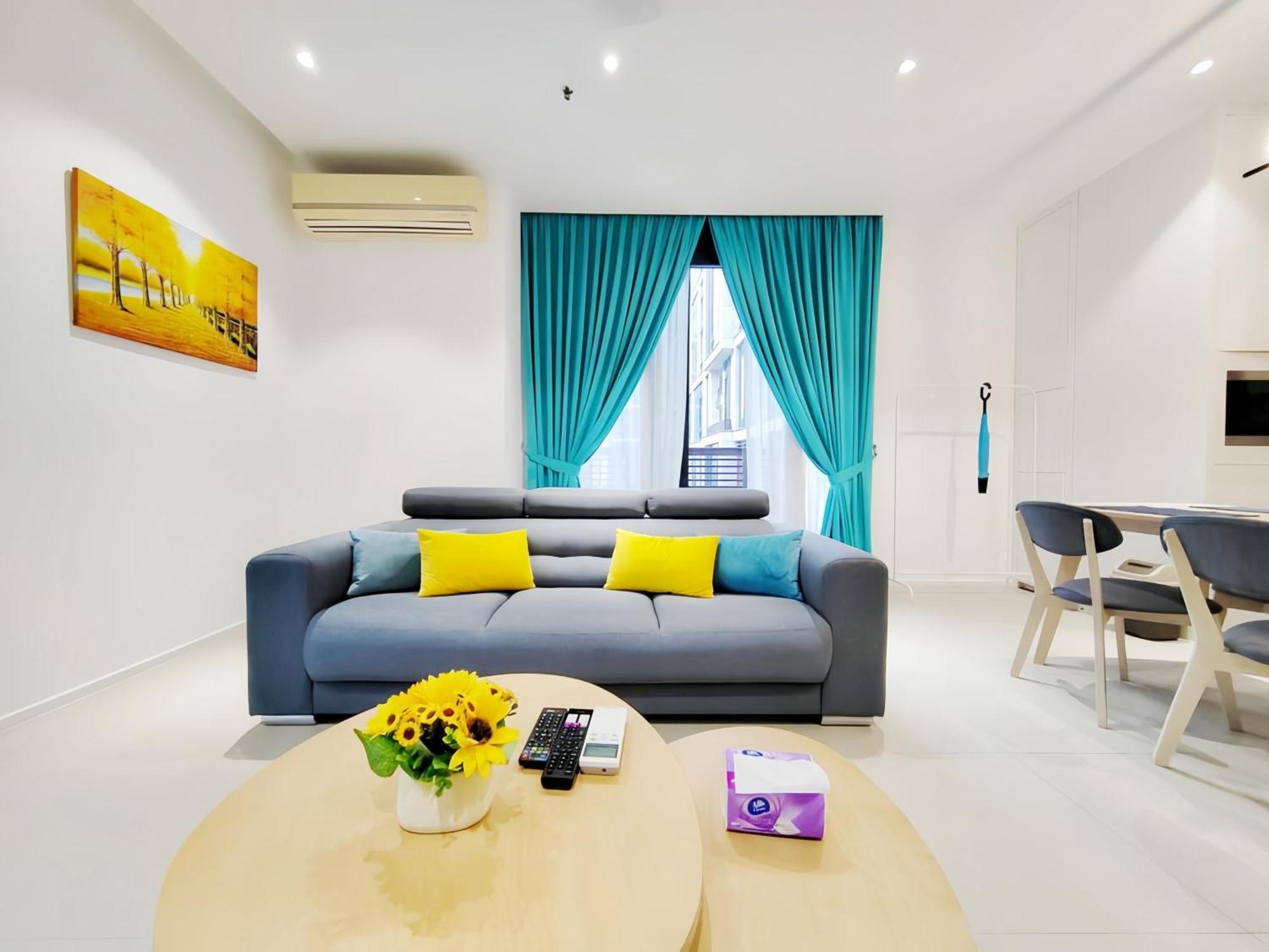 Apartment Arcoris Mont Kiara