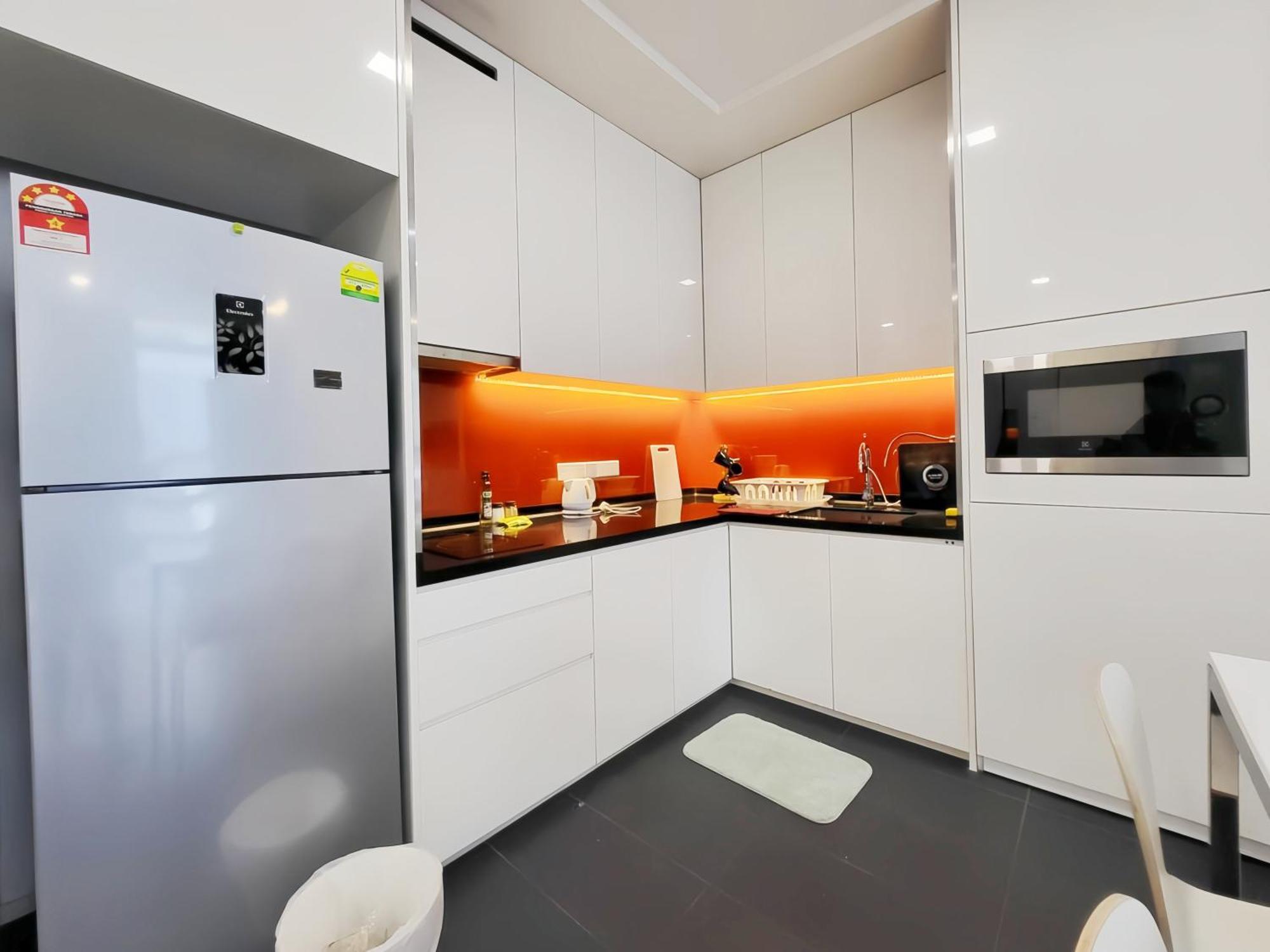 Apartment Arcoris Mont Kiara *
