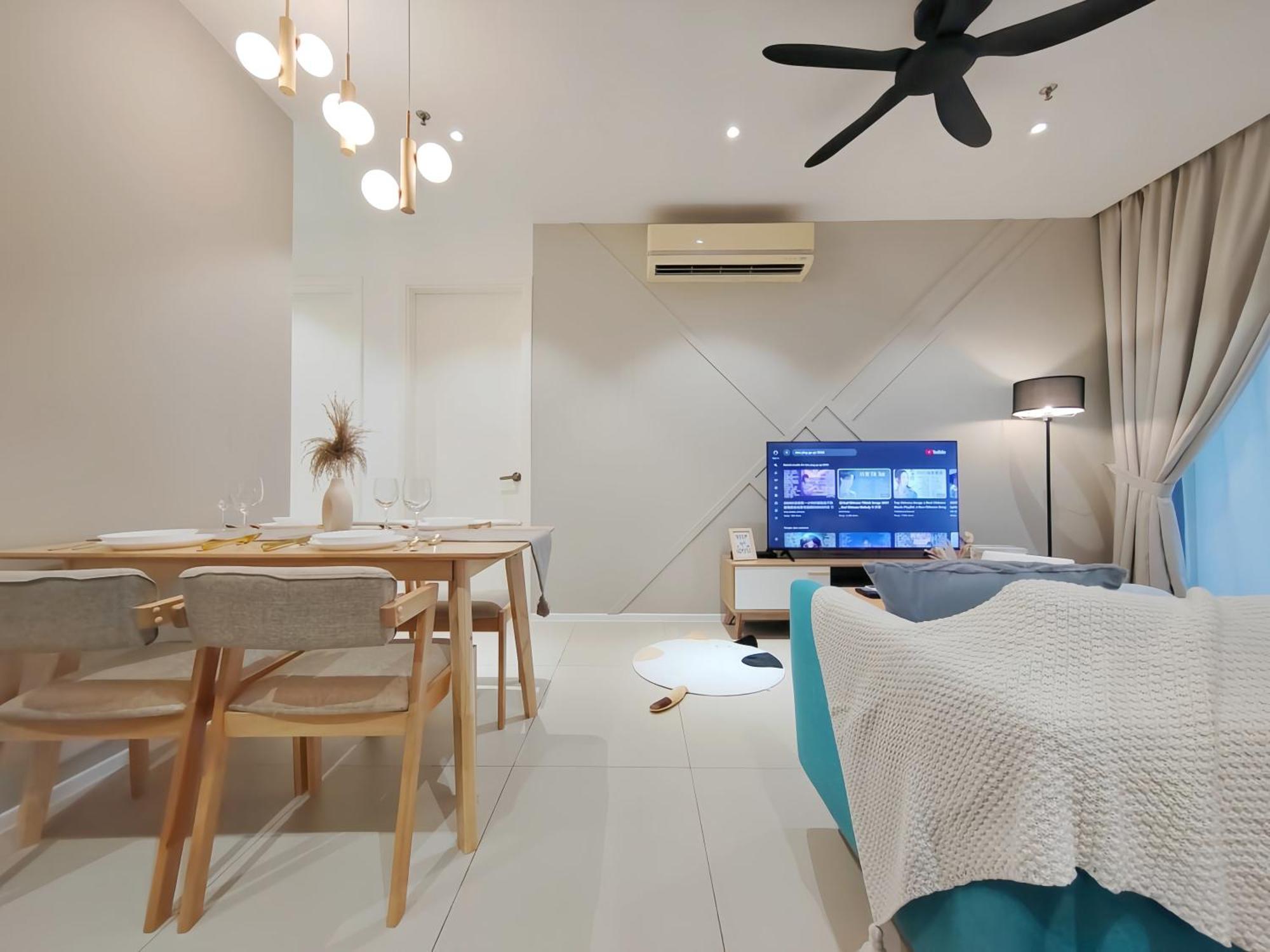 Apartment Arcoris Mont Kiara